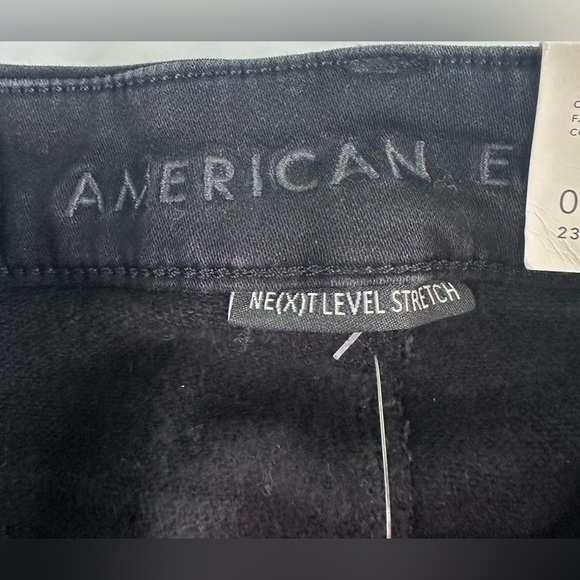 American Eagle Curvy Hi-Rise Next Level Stretch Distressed Black Jegging - Picture 16 of 16